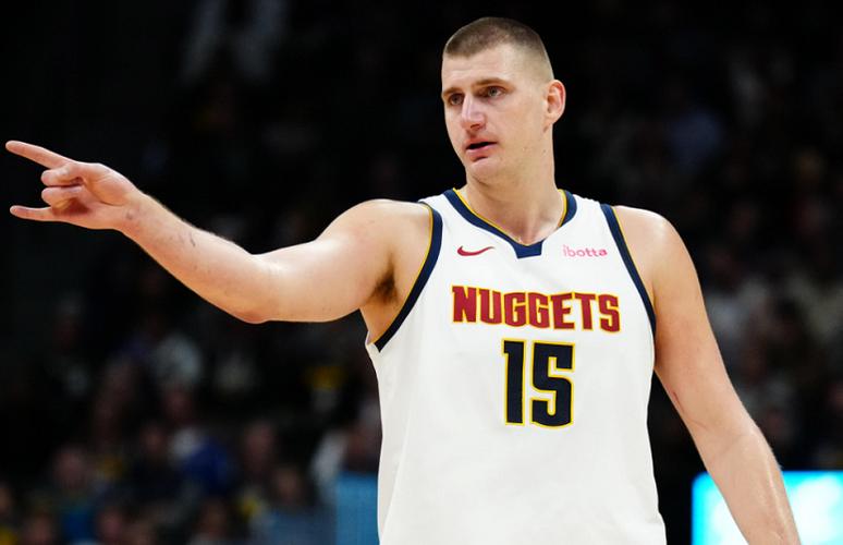 约基奇轰23+17+17无缘今日最佳！对不起，你碰到暴走的米球王了