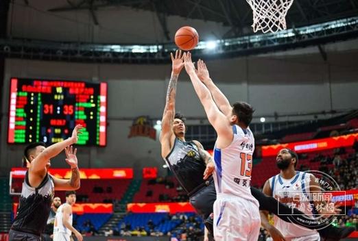 获胜功臣！姜伟泽打满全场6记三分砍26分10助末节带队锁定胜局