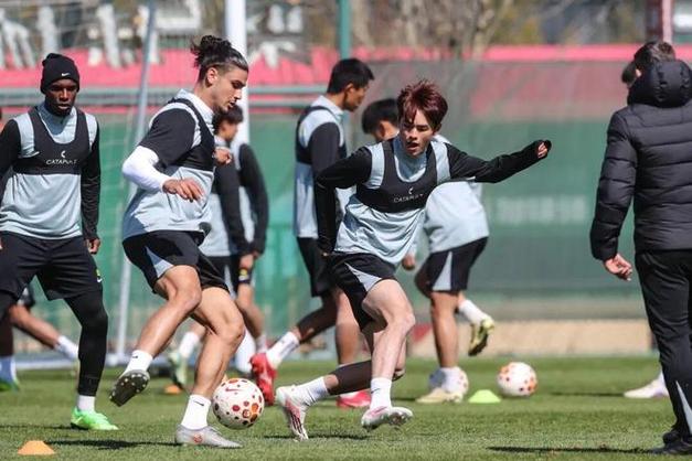 邓捷夫的成年之路：从贵阳启蒙，为辽宁摘金，如今他是国安超新星