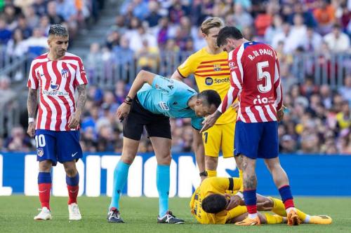 每体：巴萨对巴德吉不满感到不解，他该知道自己必须与亚马尔竞争