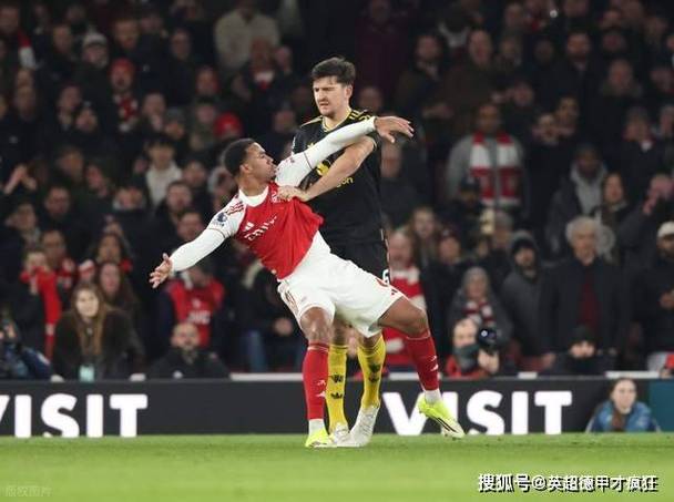 Herewego!罗马诺:马奎尔与曼联续约至2027年