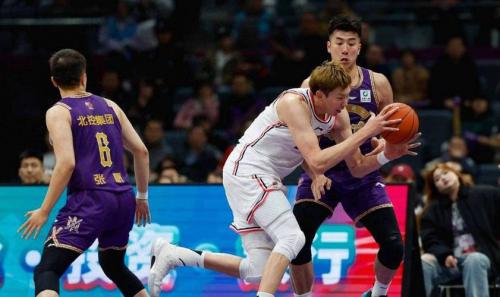 鲁媒：斯蒂尔高效约翰逊节奏好&能突破撕开防线琼斯大概率离队