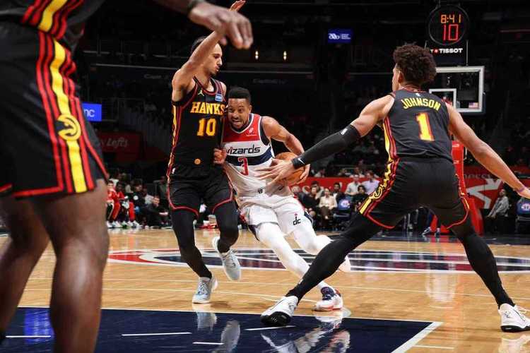 nba背靠背比赛是什么意思，nba 背靠背？