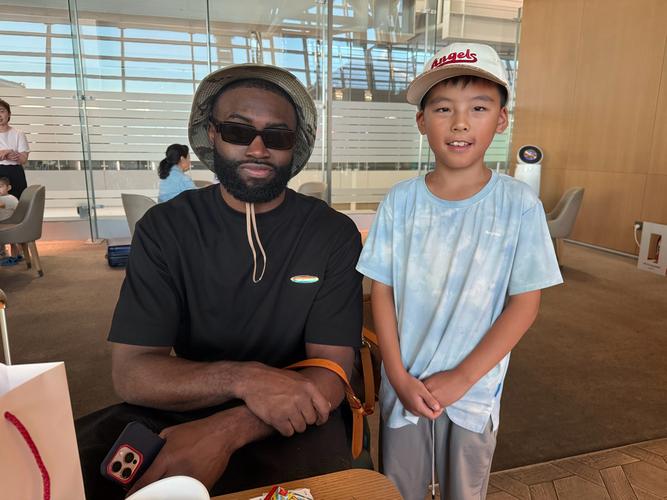 杰伦布朗的年龄？杰伦布朗出身？