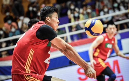 中国国家队vs凯尔特人队，凯尔特人队中国赛定妆照